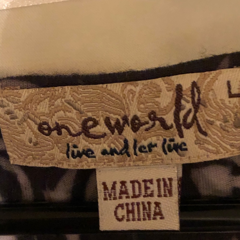 One World blouse - Picture 3 of 5